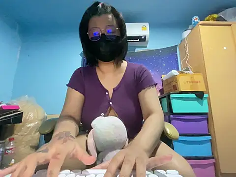 ningyiyi13 online show from April 23, 3:14 pm