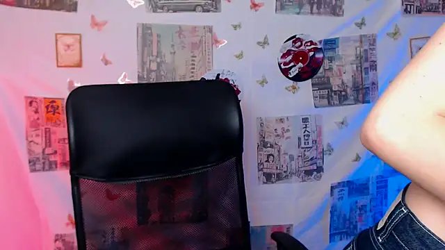 SusieSu  online show from May 18, 6:19 am