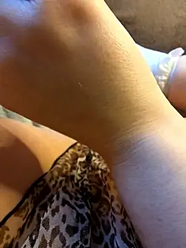 freyadivine online show from March 5, 12:01 pm