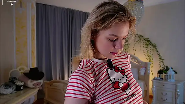 EdlinAlliston online show from October 1, 3:28 pm