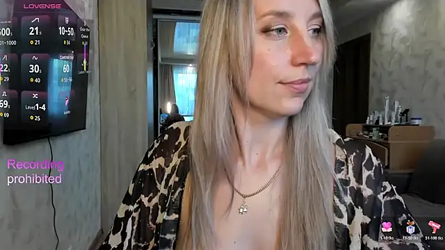 lady Nati online show from May 19, 2:02 pm