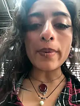 Lila Desiree online show from May 4, 10:46 pm