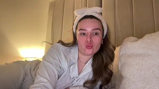 maisiesmithx online show from April 2, 12:52 am