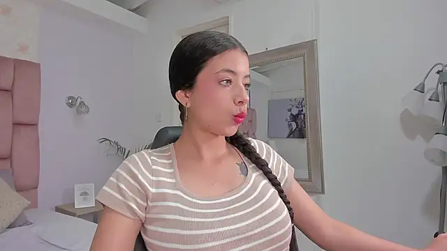 coraltaylor online show from November 3, 12:31 pm