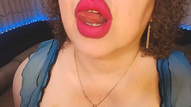 BustyKatty online show from May 18, 1:28 pm