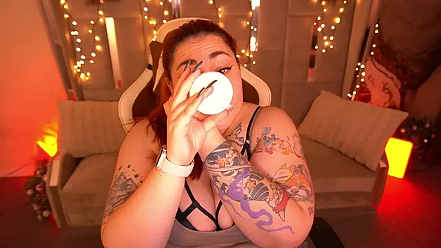 Kittywakee online show from February 11, 11:06 pm