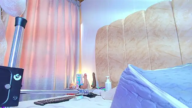 Naia x online show from September 10, 8:09 pm