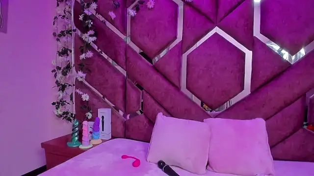 Victoria Rossy online show from February 25, 8:29 pm