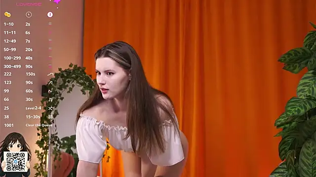 LoraDevon online show from December 1, 5:15 pm