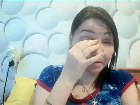 ClaireSunset online show from April 30, 5:40 pm