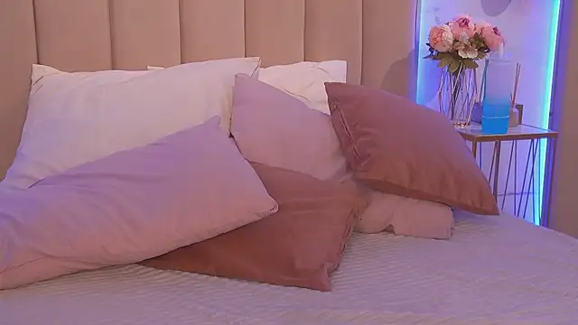 ViolaFlirt online show from October 8, 5:01 am