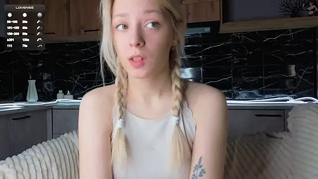 EngelFugler online show from December 20, 1:31 am