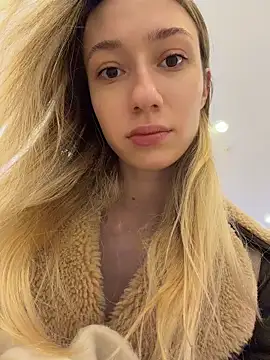 Lia  Love online show from December 22, 1:25 pm