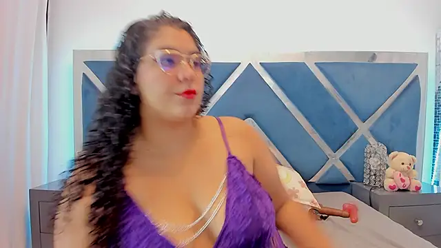 Tiffanymiller00 online show from May 2, 2:20 pm