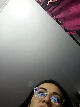 Snapshot of Hanna_Kinsley chatting on October 5, 12:37 am Hanna Kinsley online show from October 5, 12:37 am
