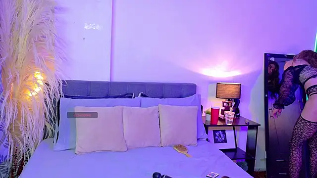 Rouse Hilton online show from October 22, 9:53 pm