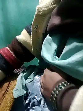 Surajpuja79 online show from January 12, 1:38 pm