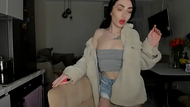 NancyLovee  online show from April 18, 9:37 pm