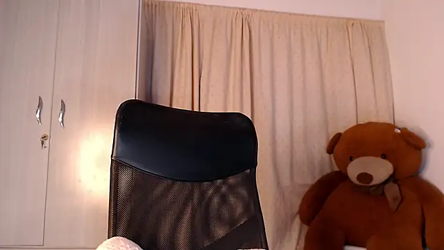 mistressbigcock777 online show from May 16, 7:00 am