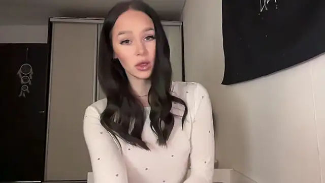 ur molly online show from December 21, 1:26 pm