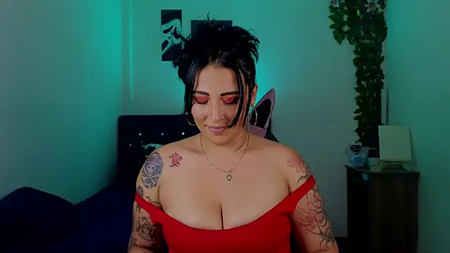 Pauilina online show from May 17, 8:41 pm