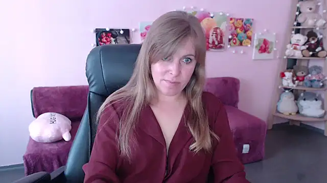 Hot Milady online show from May 5, 7:33 am