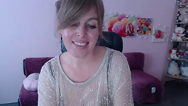 Hot Milady online show from May 14, 7:36 am