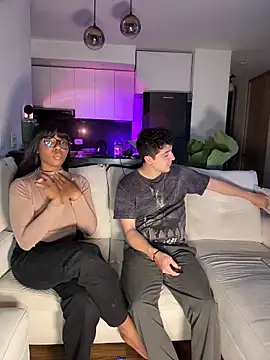 tiana nave online show from April 4, 3:05 am