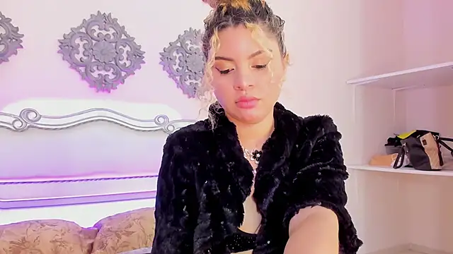 Snapshot of ScarlettDuran chatting on October 1, 8:25 pm ScarlettDuran online show from October 1, 8:25 pm