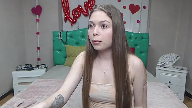 LaraPika online show from April 3, 5:49 am