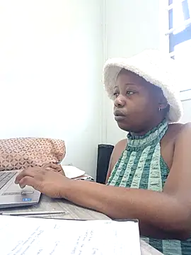 Snapshot of SWEETCLITYxxx chatting on October 1, 8:41 am SWEETCLITYxxx online show from October 1, 8:41 am