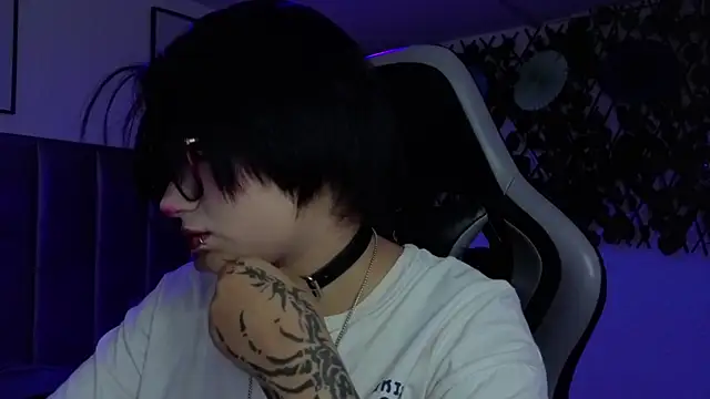 Kitty Gang online show from May 21, 1:25 am