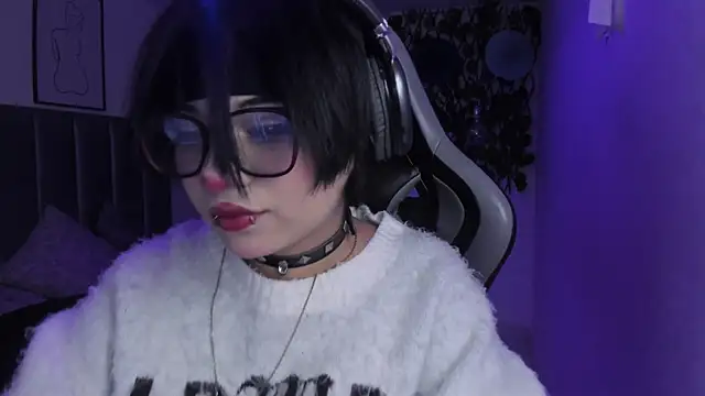 Kitty Gang online show from May 8, 1:31 am
