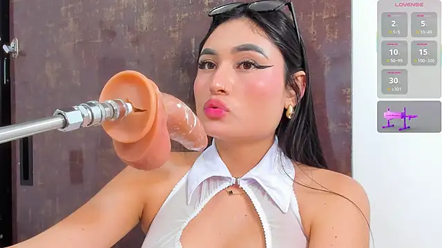 Snapshot of dazhia_lee chatting on September 28, 10:04 pm dazhia lee online show from September 28, 10:04 pm