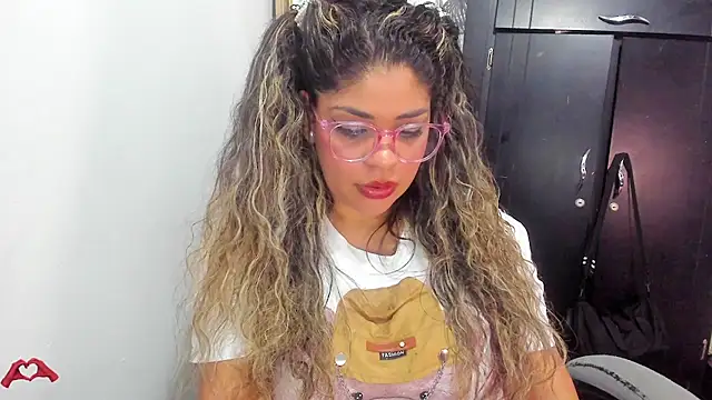 laris park online show from April 8, 12:02 am