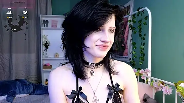 Snapshot of dark_vamp_ chatting on October 10, 3:28 pm dark vamp online show from October 10, 3:28 pm