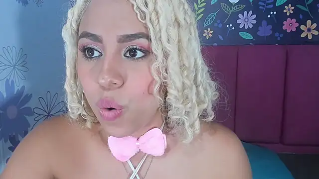 Lucy White   online show from October 10, 9:52 pm