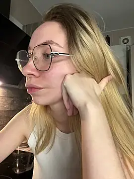 Kitty Katrine online show from May 11, 4:04 pm