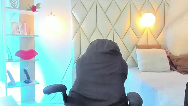 angelswets online show from May 8, 2:20 pm