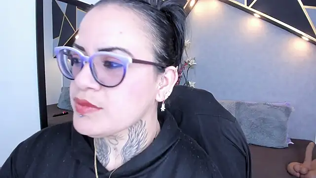 brigittemiller online show from May 14, 1:44 am