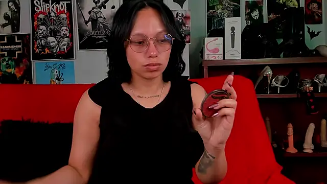 lilith-deveraux online show from May 20, 3:31 pm