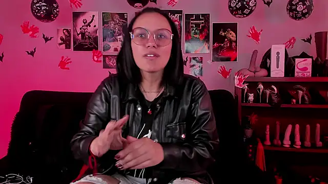 lilith-deveraux online show from November 21, 4:42 pm