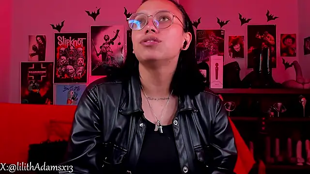 lilith-deveraux online show from April 29, 8:36 pm