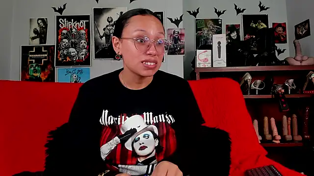 lilith-deveraux online show from May 26, 3:11 pm