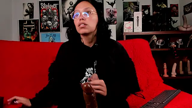 lilith-deveraux online show from May 22, 5:00 pm