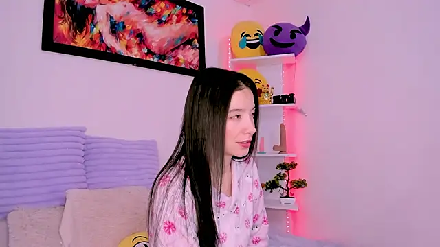Snapshot of Manuelaa_mejiia chatting on September 28, 3:17 pm Manuelaa mejiia online show from September 28, 3:17 pm