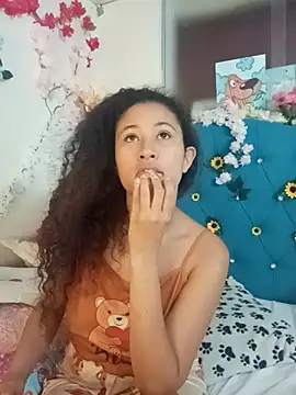 Milkdulce1 online show from May 15, 2:42 pm