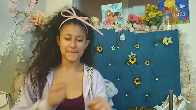 Milkdulce1 online show from May 22, 3:21 pm