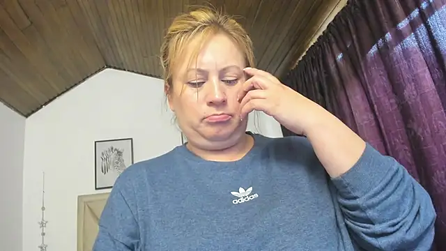 MonyCassius online show from May 2, 3:26 pm