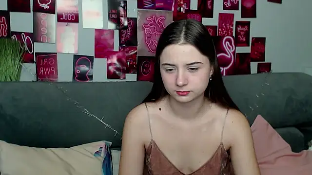 MilanaRoza online show from October 17, 4:48 am